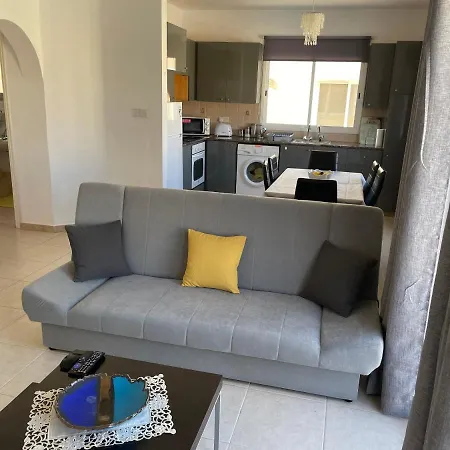 Sirena Sunrise 120 דירה Paphos