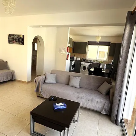 Sirena Sunrise 120 * Paphos