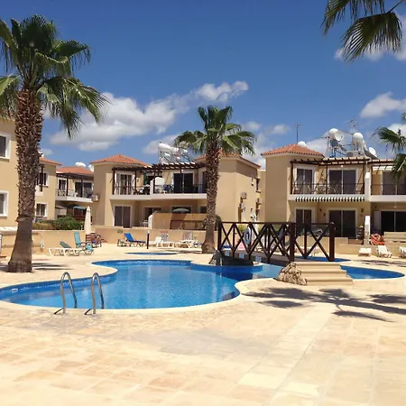 Sirena Sunrise 120 公寓 Paphos