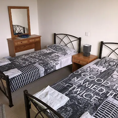 Sirena Sunrise 120 公寓 Paphos