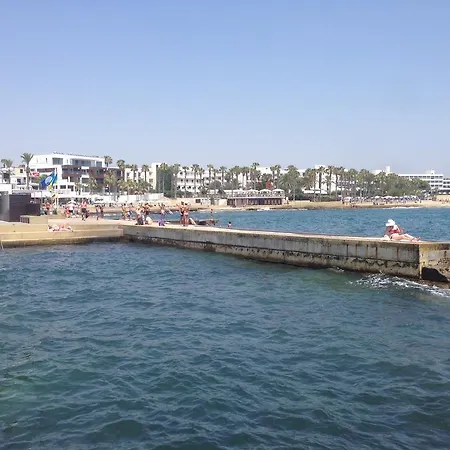 아파트 Sirena Sunrise 120 파포스