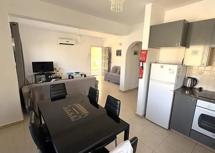 Sirena Sunrise 120 דירה *